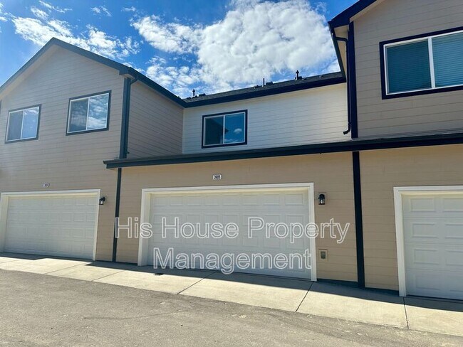 Building Photo - 3905 Canoe St