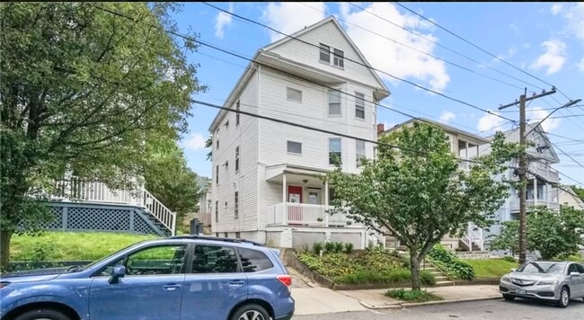 Building Photo - 89 Rochambeau Ave