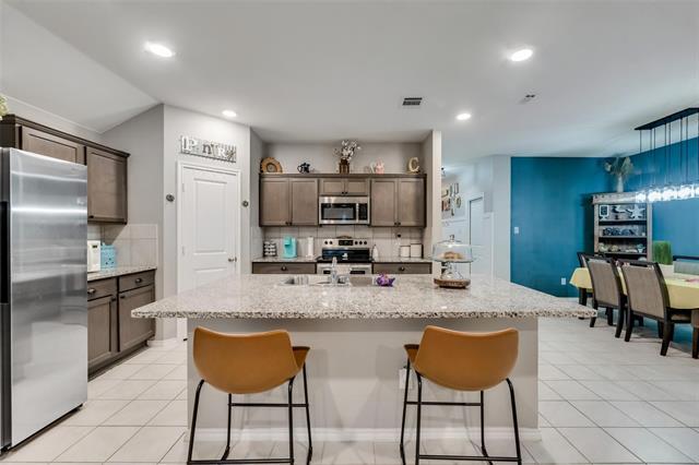 Building Photo - 315 Patina St