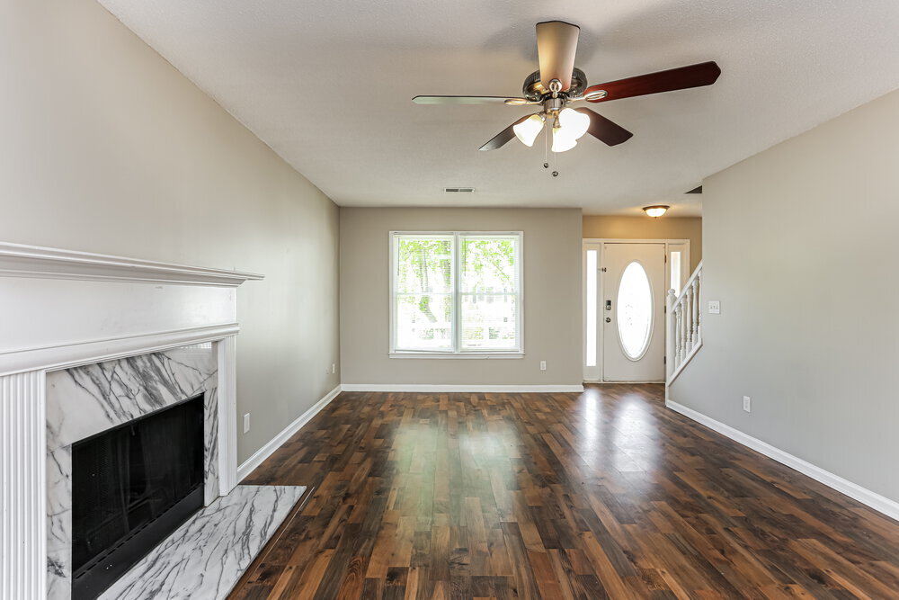 Building Photo - 460 Heathgate Dr SW