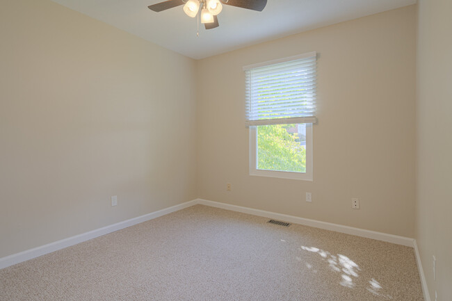 Bedroom 4 - 1 - 191 Clover Valley Cir