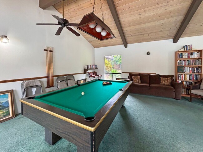 Building Photo - Beautiful 3B/2BA Home W/ 2 Car Garage, Was...