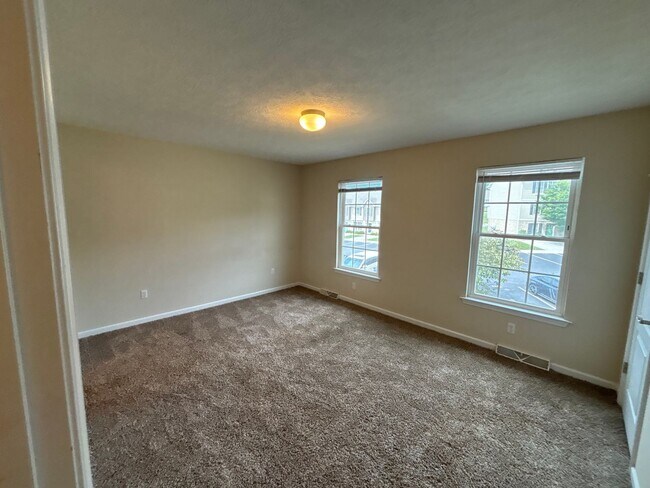 Building Photo - 50 Gloucester Dr