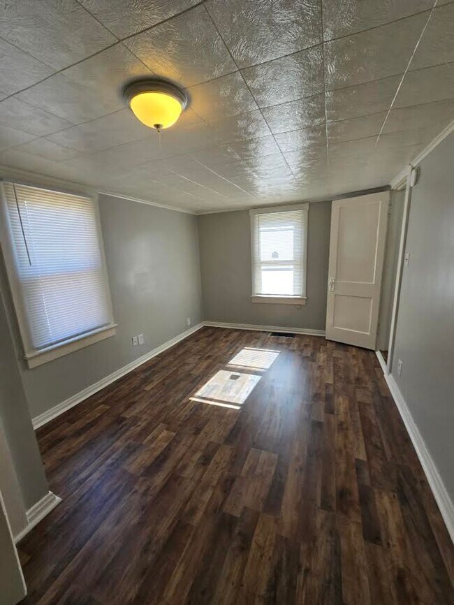 Building Photo - Three Bedroom Home located in Warren Township near 16th and Post Road