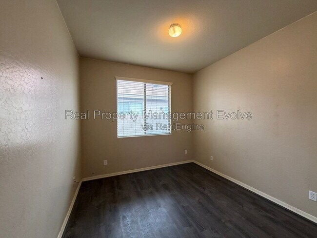 Building Photo - 5640 W Kowalsky Ln