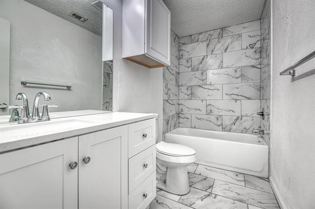 Building Photo - 807 Wind Brooke Dr