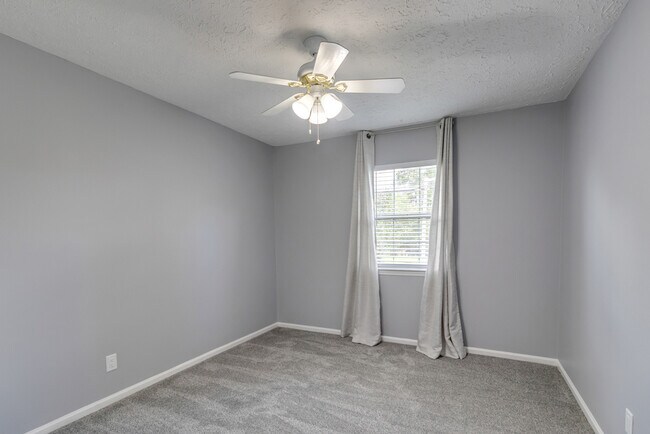 Building Photo - 949 Piercefield Dr