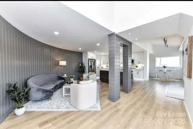 Building Photo - 216 Hermance Ln