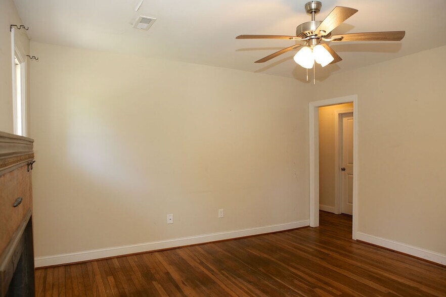 Building Photo - 1809 Walker Ave