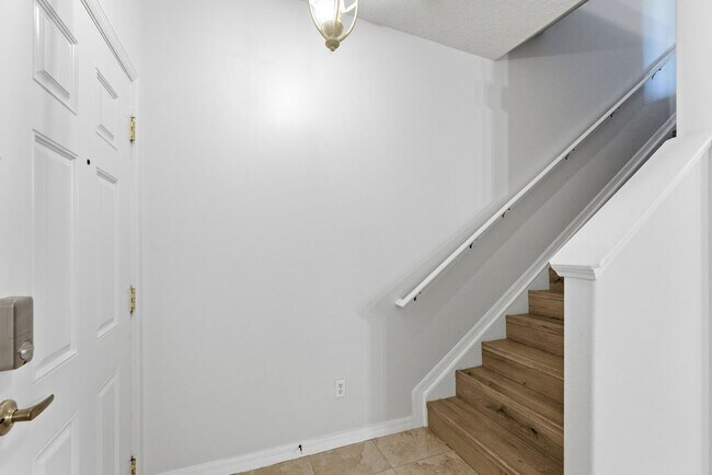 Building Photo - 2795 Oakwater Dr