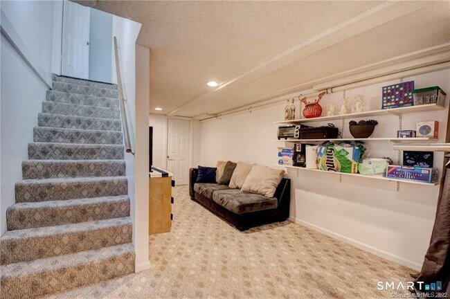 Building Photo - 96 Cornflower Dr