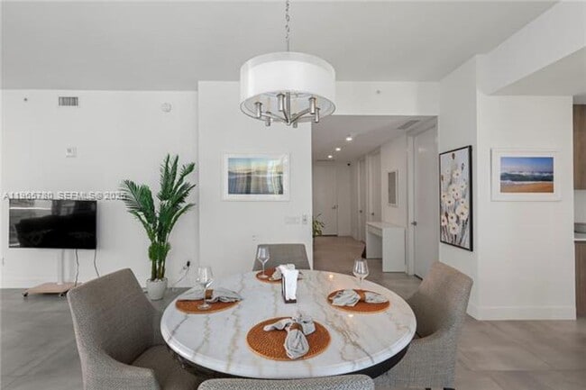 Building Photo - 17550 Collins Ave