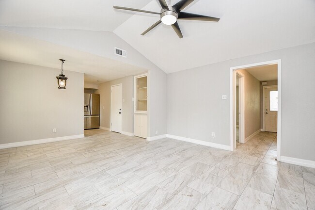 Building Photo - 5811 Greencraig Dr