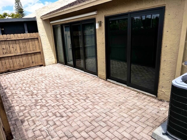 Building Photo - 10323 Boca Bend W