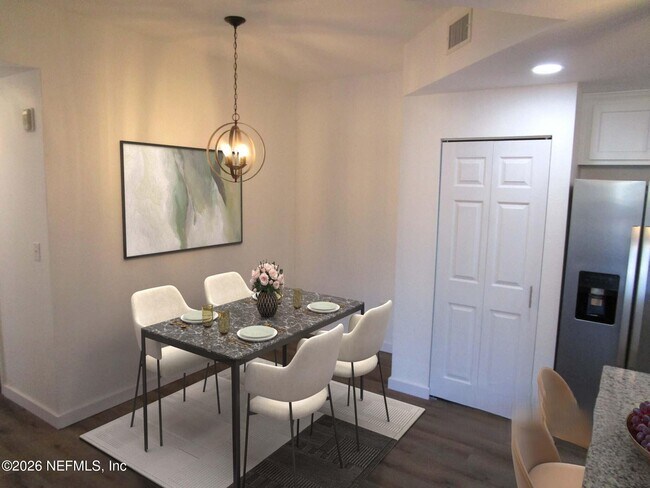 Building Photo - 410 S Villa San Marco Dr