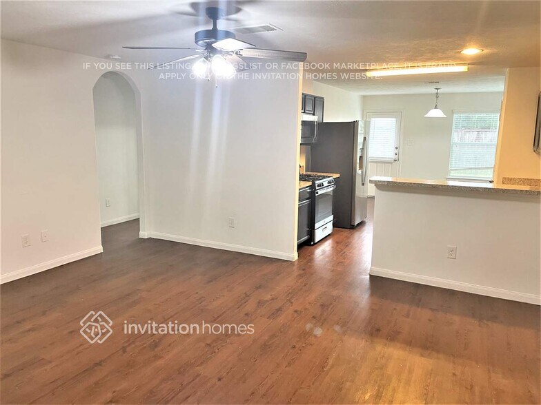 Building Photo - 16371 Royal Stone Ln