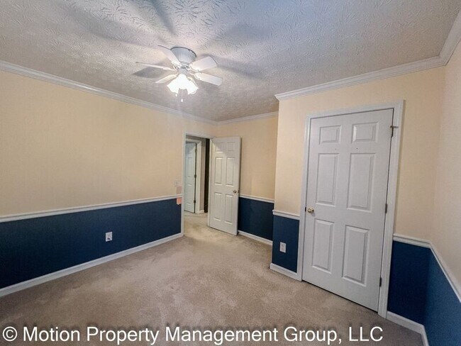 Building Photo - 861 Windward Rd