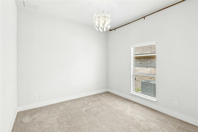 Building Photo - 1121 Spring Gulch Ln