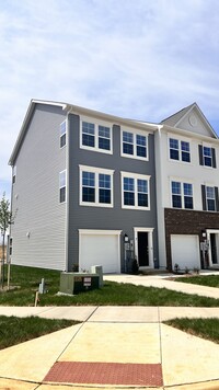 Building Photo - 7 Winterplace Dr