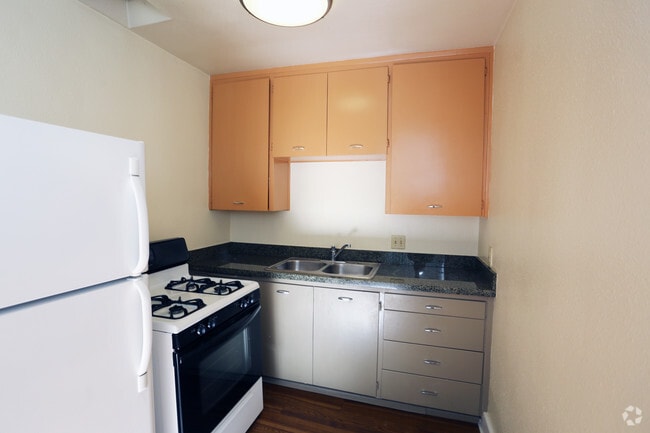 1BR, 1BA-Kitchen - Casa Vieja Apartments