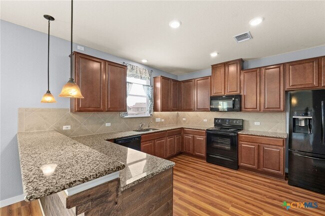 Building Photo - 1053 Sagebrush Dr