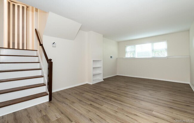 Building Photo - 53 East Dr