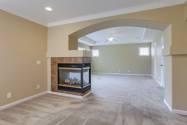 Building Photo - Must See 3 Bedroom In Bellevue!!