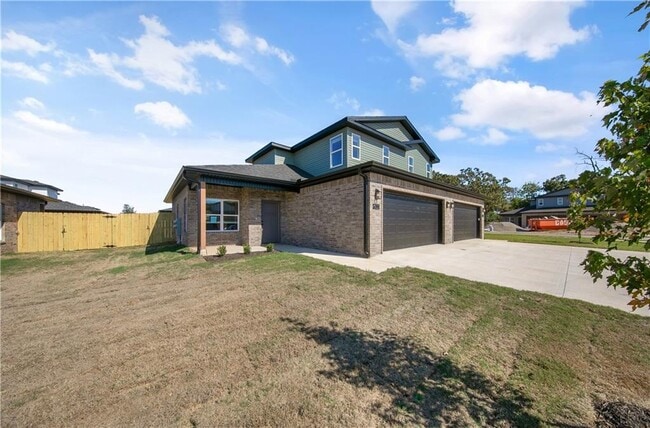 Building Photo - 603 Cosmos St