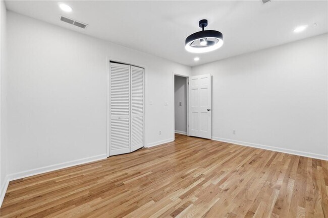 Building Photo - 3731 Dunwoody Club Dr
