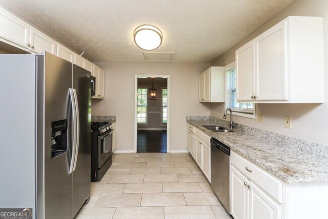 Building Photo - 2408 Chauncey Ln