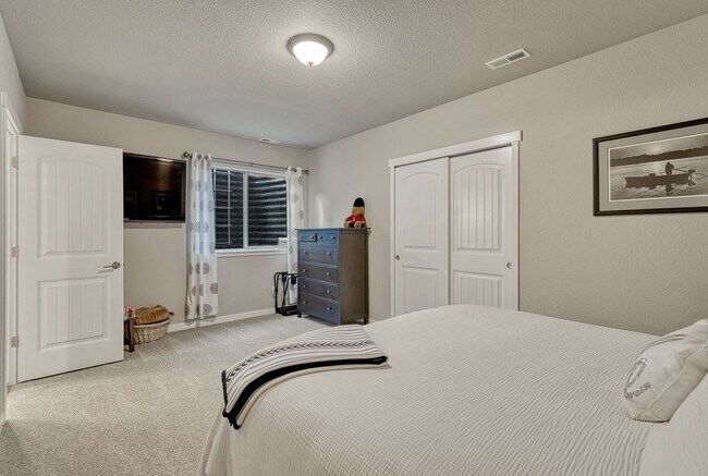 Building Photo - LUXIOUROUS 6 BED/6 BATH HOME IN SANCTUARY ...