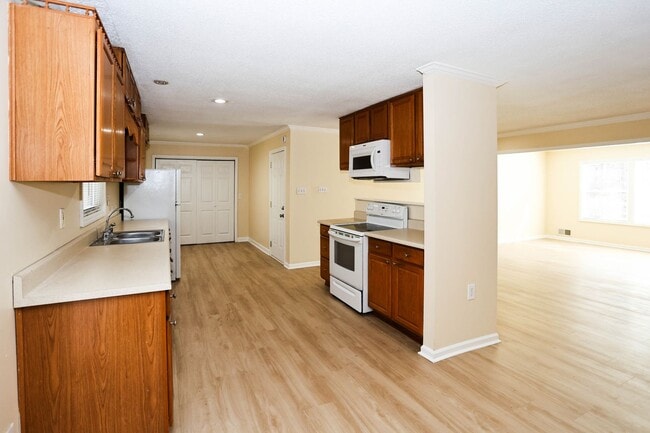 Building Photo - Private Retreat