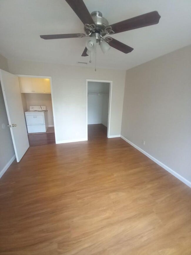 Building Photo - 1176 E Lugonia Ave
