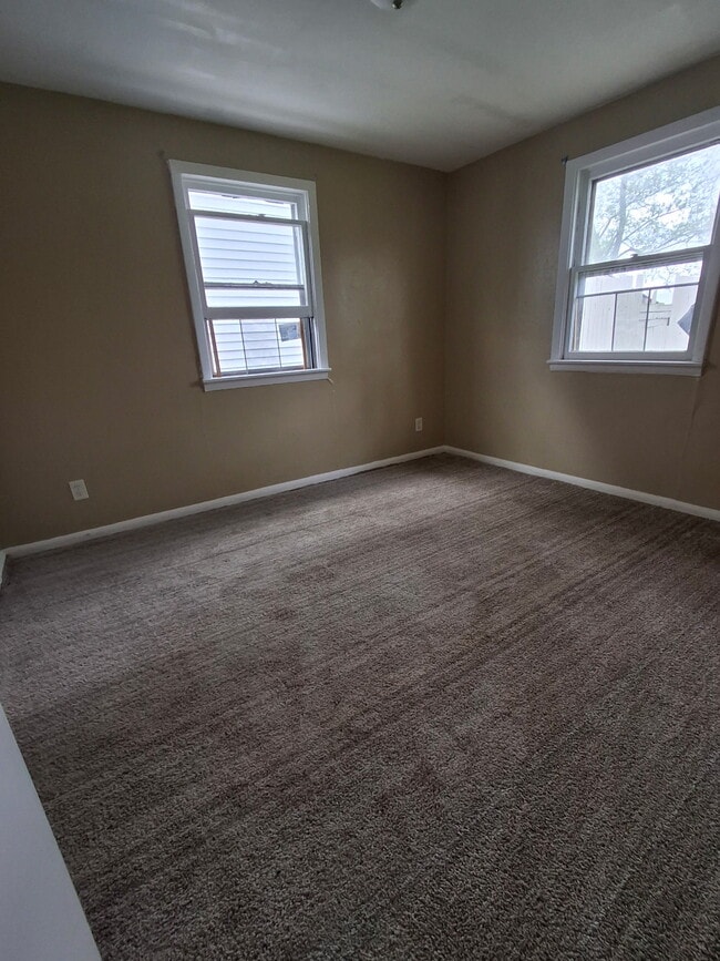 Building Photo - 1807 W 27th St