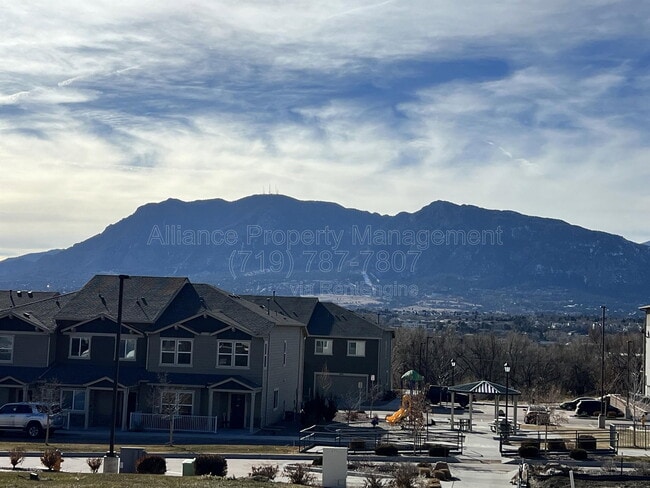 Building Photo - 2057 Birmingham Loop