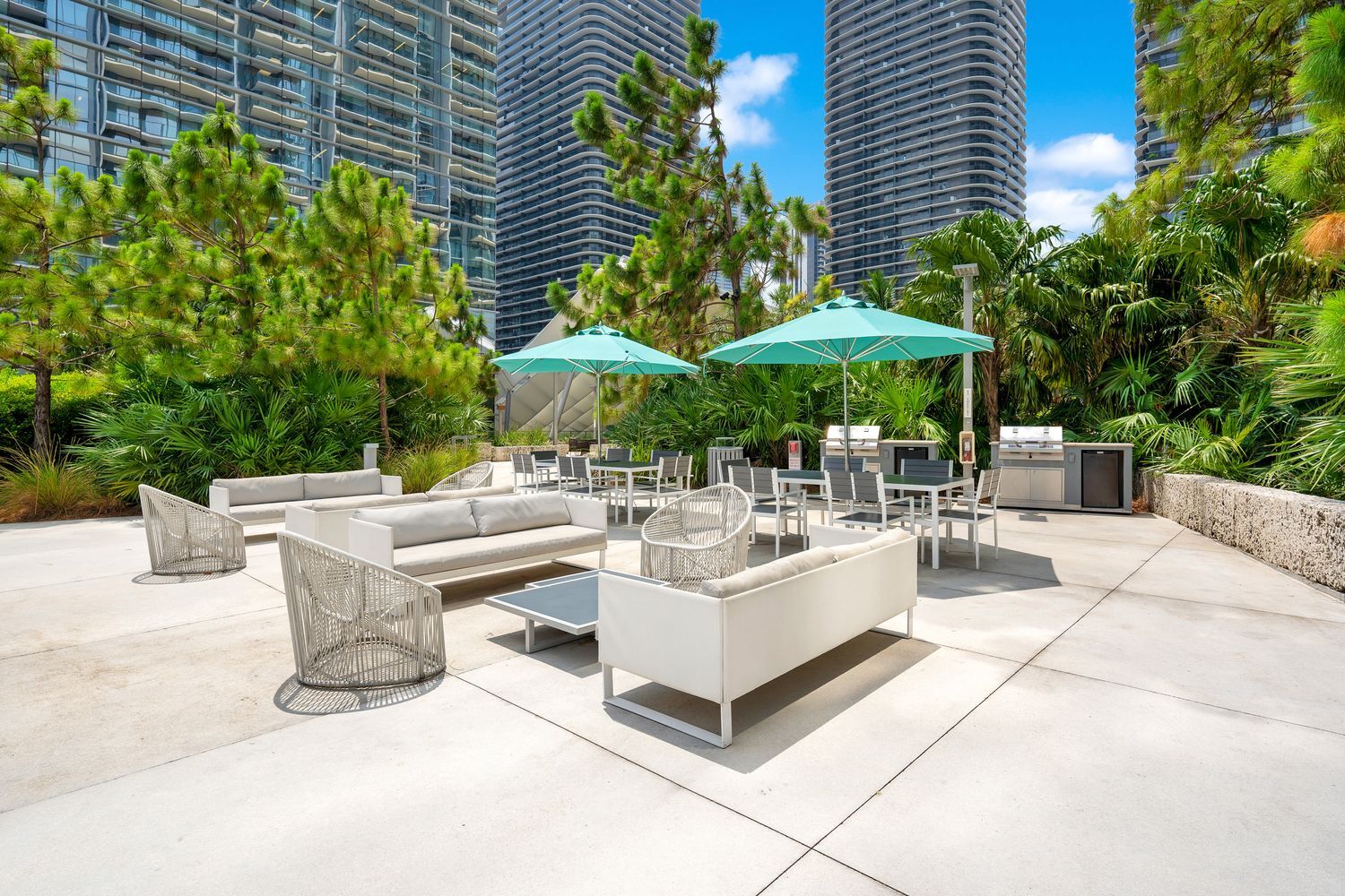 Building Photo - 88 SW 7th St