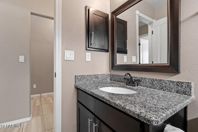 Building Photo - 1908 Thomas Lackland St