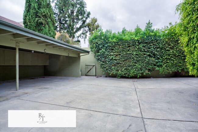 Building Photo - Fully Upgraded Spacious 2-Bedroom Unit in Prime Arcadia Location