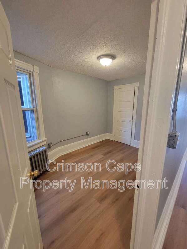 Building Photo - 41 Hutson St