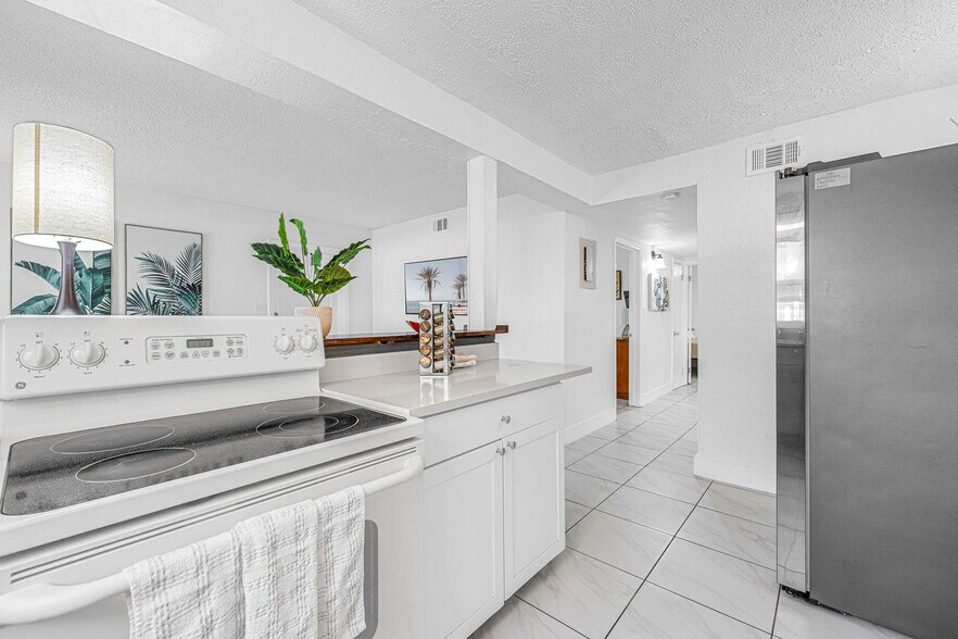 Building Photo - 3524 S Atlantic Ave