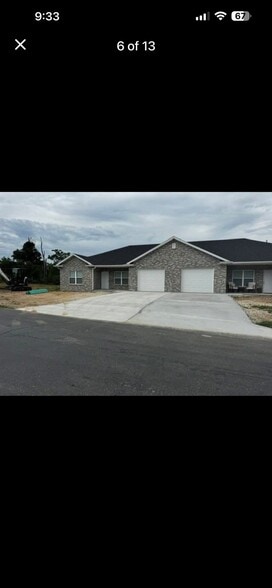 Building Photo - 13333 Railroad Ave