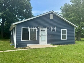 Building Photo - 2366 Wilson Ave