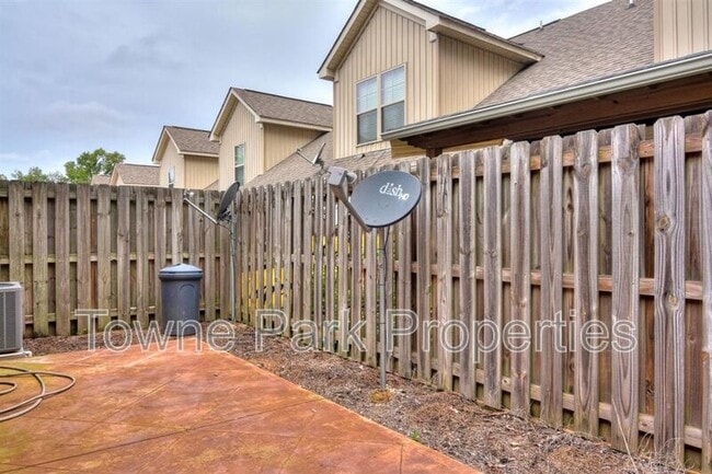 Building Photo - 232 Mossy Bank Dr