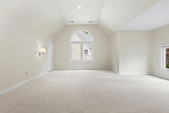 Building Photo - 7926 Long Ridge Ct