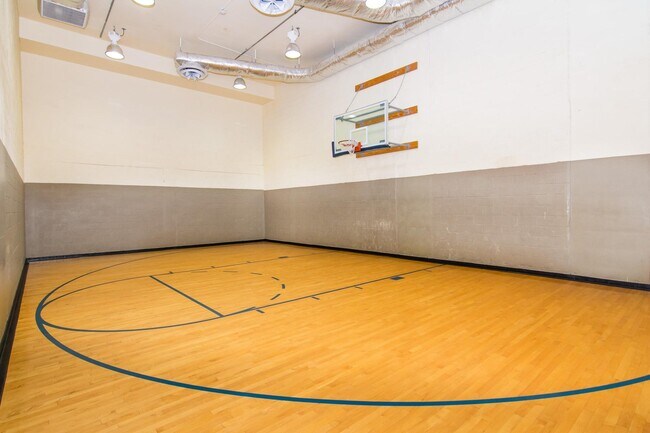 Building Photo - 511 SE 5 Ave