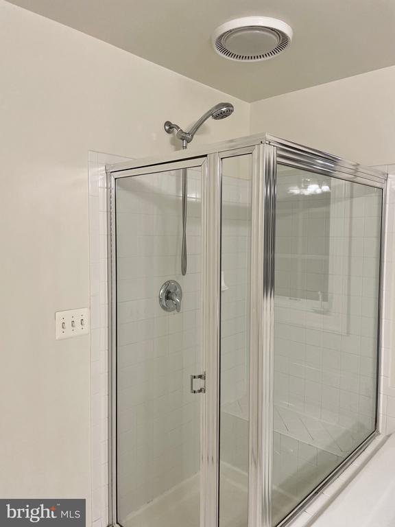 Building Photo - 9135 Silvershadow Ct