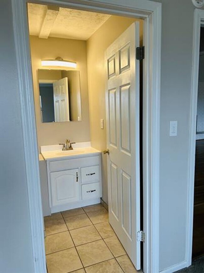 Building Photo - 3/2 Available Now