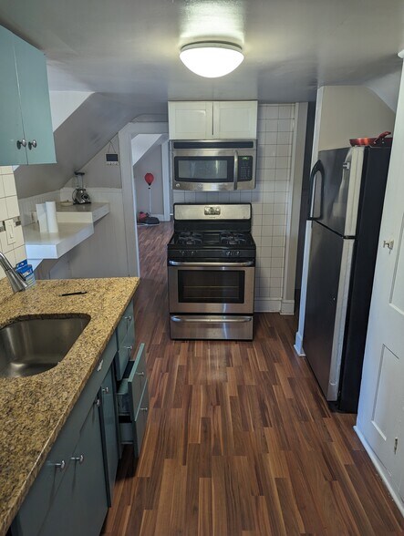 Building Photo - 2295 E Main St