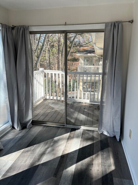 Building Photo - 1648 Raleigh Cir SE