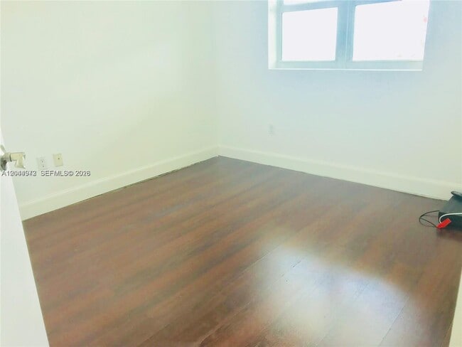 Building Photo - 15051 Royal Oaks Ln